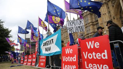 „Zum Schweigen gebracht“: Britisches Unterhaus unter Protest in fünfwöchige Zwangspause geschickt