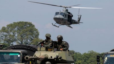 Venezuelas Regime ordnet groß angelegtes Militärmanöver an der Grenze zu Kolumbien an