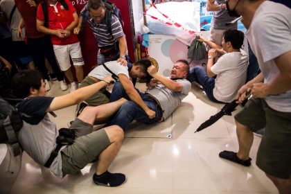 Zusammenstöße zwischen Aktivisten und Peking-Unterstützern in Hongkong