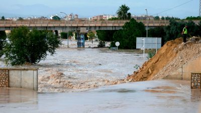 Spanien: Binnen 15 Stunden so viel Regen wie im ganzen Jahr – Überschwemmungen, Erdrutsche, sechs Tote