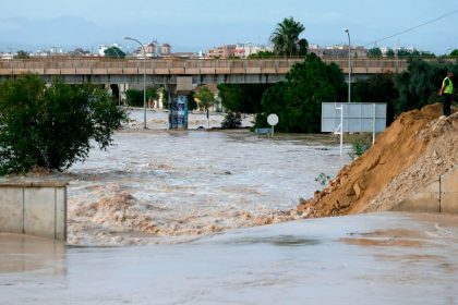 Spanien: Binnen 15 Stunden so viel Regen wie im ganzen Jahr – Überschwemmungen, Erdrutsche, sechs Tote