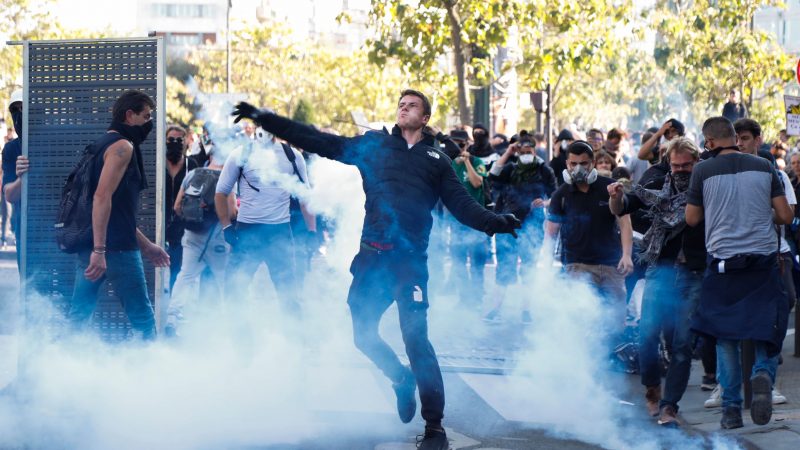 Ausschreitungen in Paris: Schwarzer Block unter Klima-Demonstranten