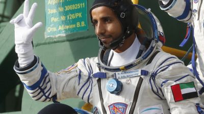 Der erste Astronaut der Vereinigten Arabischen Emirate ist ins Weltall gestartet