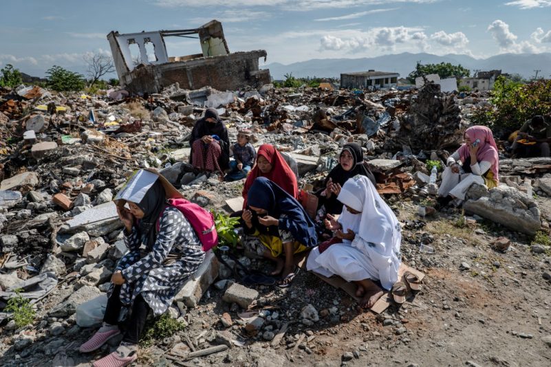 Zahl der Toten nach Erdbeben in Indonesien auf 30 gestiegen