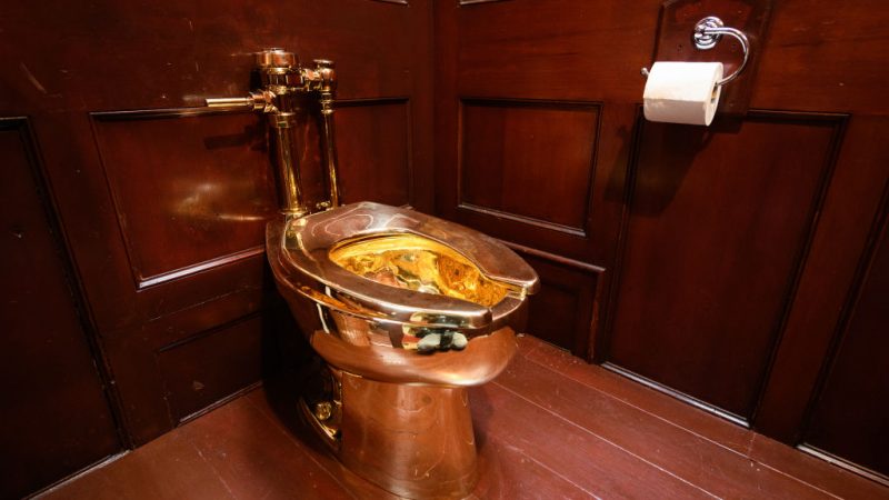 Das Goldklo ist weg: Diebe stehlen goldene Toilette aus Kunstausstellung in Churchills Geburtshaus