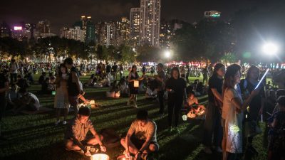 Ein Signal der Demokratie: Hongkonger veranstalten Lichtshows zum chinesischen Mondfest