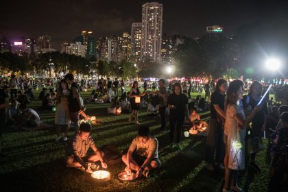 Ein Signal der Demokratie: Hongkonger veranstalten Lichtshows zum chinesischen Mondfest