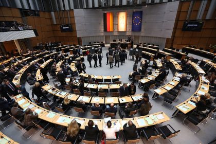 Diätenerhöhung für Berliner Landtagsabgeordnete von 3.944 Euro auf 6.250 Euro pro Monat