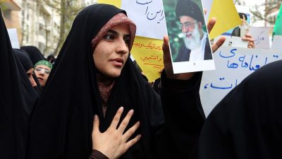 Iran: Geistlicher Führer Chamenei schließt „jegliche Verhandlungen mit den USA“ aus