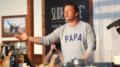 Jamie Oliver veröffentlicht sein erstes vegetarisches Kochbuch