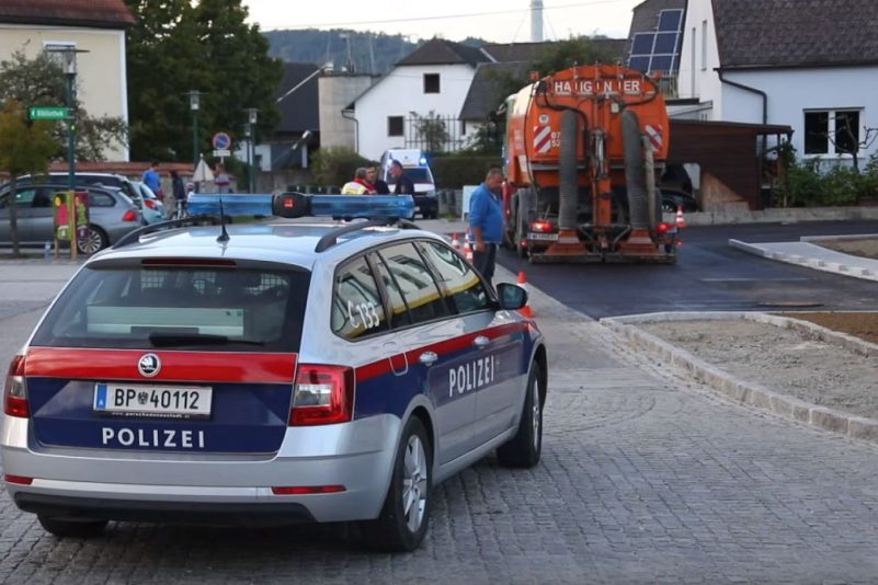 Sieben Verletzte in Hartkirchen: Familienfehde auf der Baustelle ausgetragen – Streit auch im Krankenhaus