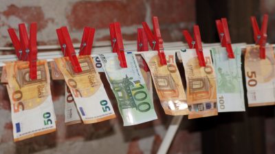 Portugal gelingt Schlag gegen europäischen Geldfälscherring – 1,3 Millionen Euro beschlagnahmt