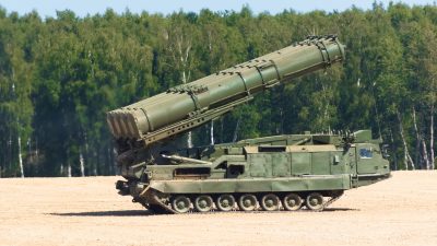 KCNA: Nordkorea testete „extragroßes Mehrfach-Raketenwerfer-System“