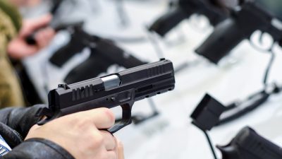 Frankfurt: Mann mit Softairwaffe löst Großeinsatz der Polizei aus