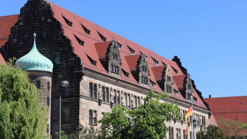 Prozess zu Messerattacken auf Frauen in Nürnberg begonnen – Angeklagter: „Es tut mir unheimlich leid“