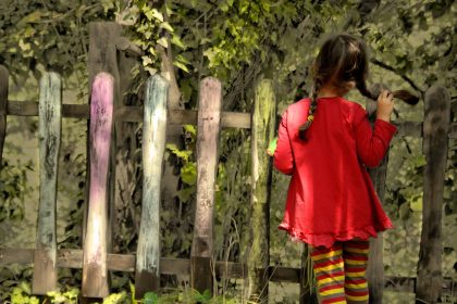 Phantombild-Fahndung nach Sexualstraftäter – Ahnungsloses Mädchen (8) spielte im Garten