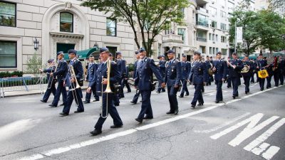 Tausende feiern deutsche Traditionen in New York: Deutsche Botschafterin als Zeremonienmeisterin