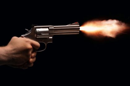 Hamburg: Schüsse und Verhaftungen im Wohngebiet – Mann schwer verletzt – Patronenhülsen auf Schulgelände