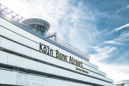 Regierungsbeamte pendeln zwischen Bonn und Berlin meistens per Flugzeug