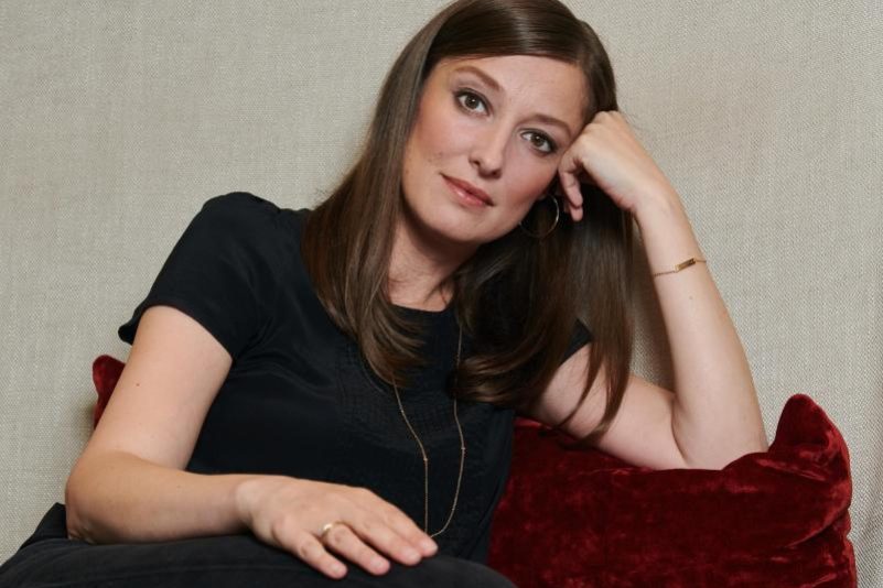 Schauspielstar Alexandra Maria Lara empfiehlt Krimis – und ist verrückt nach Pseudonym-Romanen von J.K.Rowling