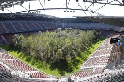 Umwelt-Mahnmal: Klagenfurt setzt Wald ins Fußballstadion