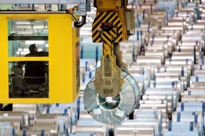 Deutsche Firmen drosseln Produktion weiter – Inflation und hohe Zinsen fordern Tribut