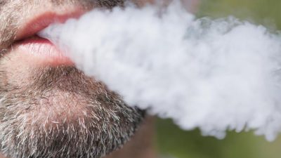 Lungenschäden durch E-Zigaretten? Verdachtsfälle verdoppelt