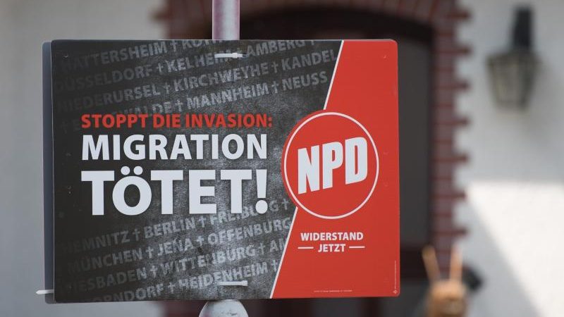 Richter schätzt NPD-Slogan „Migration tötet“ als realistisch und historisch belegt ein