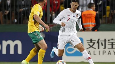 Ronaldo-Gala mit vier Toren – Frankreich mit Mühe