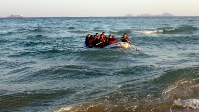 Mindestens zwölf Tote bei Untergang von Migrantenboot vor Griechenland