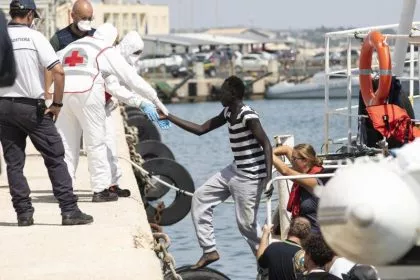 “Migrationsdruck aus allen Himmelsrichtungen”: Seehofer will künftig an EU-Außengrenzen abschieben