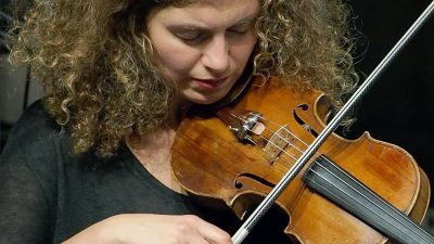 Geigen-Suche auf Social Media: Überraschende Hilfe eines Komponisten