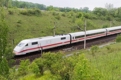 ICE 552 steht stundenlang auf der Strecke – Fahrgäste evakuiert