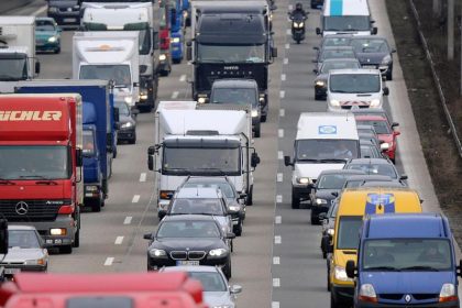 Herbstferien, Baustellen und Feiertag – ADAC warnt vor Staus