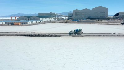Straßenblockaden gegen deutsches Abkommen zum Lithium-Abbau in Bolivien