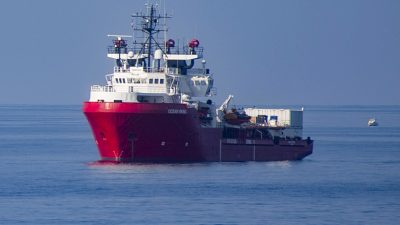 Italien lässt 176 Bootsmigranten von „Ocean Viking“ an Land