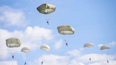 Mehr als 20 US-Fallschirmjäger bei Manöver verletzt