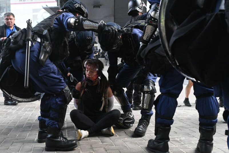 Hongkonger Studentin: “Wurde von der Polizei sexuell genötigt”