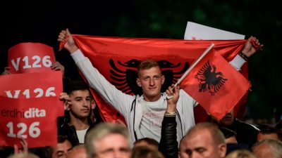 Kosovo: Wahlen beendet, drei Parteien beanspruchen Sieg