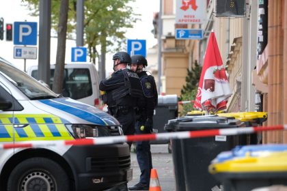 Täter von Halle trug Kampfanzug und feuerte auf offener Straße wild um sich