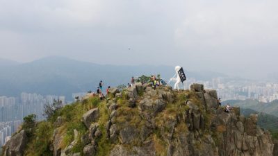 „Lady Liberty“: Demokratie-Aktivisten errichten Statue auf Hongkonger Berg