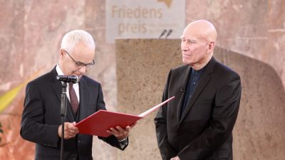 Fotograf Salgado erhält Friedenspreis des Deutschen Buchhandels