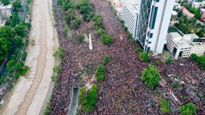 Chiles Präsident entlässt nach Massenprotesten gesamte Regierung