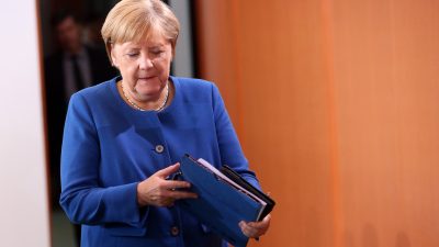Merkel trifft in Neu Delhi Indiens Regierungschef Narendra Modri