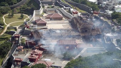 Historische Shuri-Burg: Weltkulturerbe in Japan brennt nieder