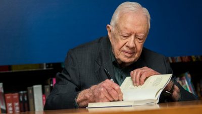 Früherer US-Präsident Carter mit Beckenbruch im Krankenhaus