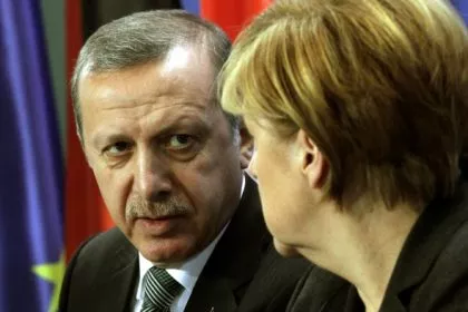 Türkei schiebt mindestens sieben IS-Kämpfer nach Deutschland ab