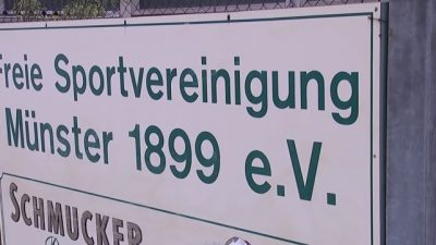 Fußball-Kreisliga in Münster: Spieler (28) schlägt Schiri bewusstlos – Rettungshubschrauber im Einsatz