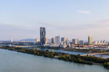 Wiener Donauinsel: Illegales Camp nahe Spielplatz entdeckt – Spritzen, Bierdosen und kaputte Schnapsflaschen