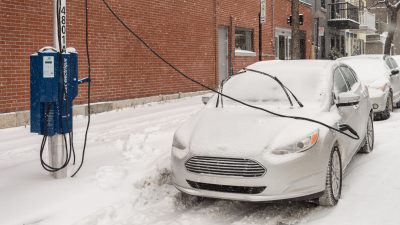 Im Winter kann nach 30 Kilometern Schluss sein: E-Autos vs. Verbrenner – Analyse der Kosten und Konsequenzen